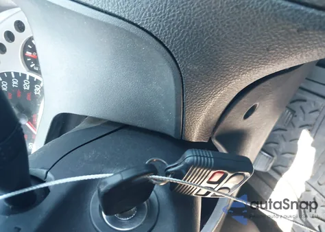 2005 Ford Focus Zx4 из США, поврежденный, VIN 1FAFP38Z35W110786